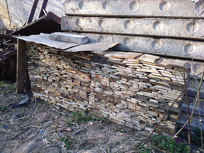 Эти дрова собирались в Митино, а потом перевозились на дачу в Лотошинский район Подмосковья